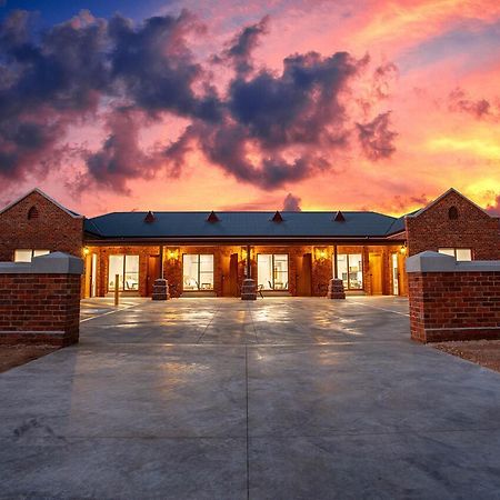 Red Waratah Accommodation Bendigo Exterior photo
