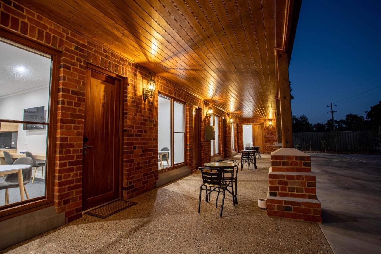 Red Waratah Accommodation Bendigo Exterior photo
